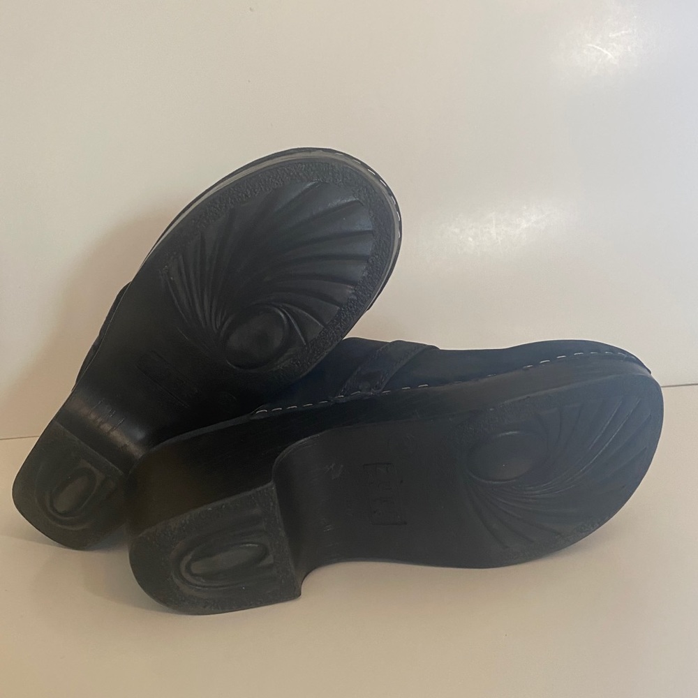 Navy Blue Clogs - image 7